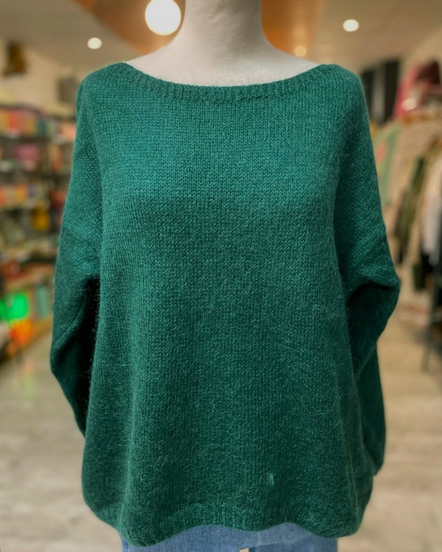 Pull loose à col bateau et finitions côtelés