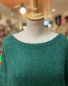 Pull loose à col bateau et finitions côtelés