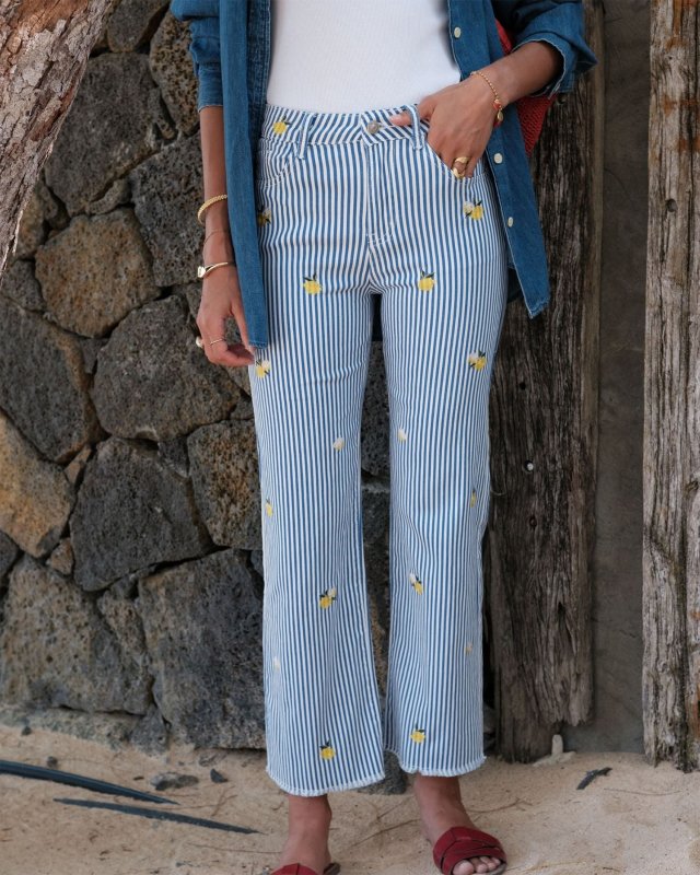 Jean à rayures avec des citrons brodés