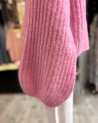 Pull court rose en maille côtelée