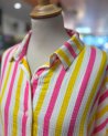 Chemise large à rayures fuchsia et jaune
