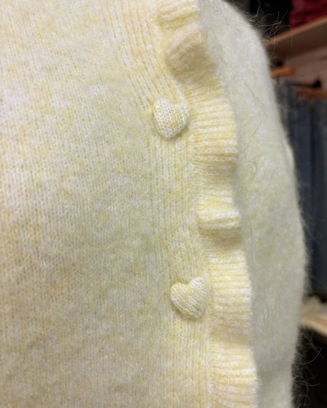 Gilet tout doux jaune à boutons coeurs