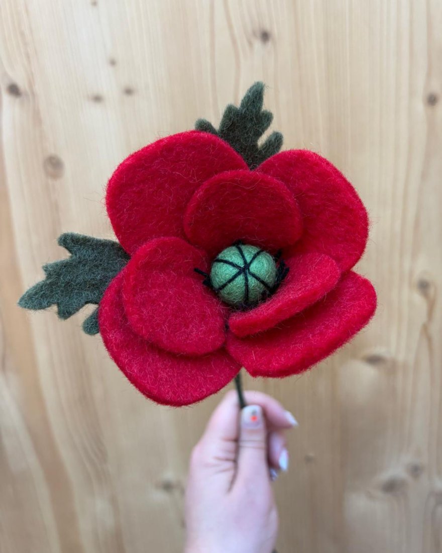 Branche décorative de coquelicot en laine