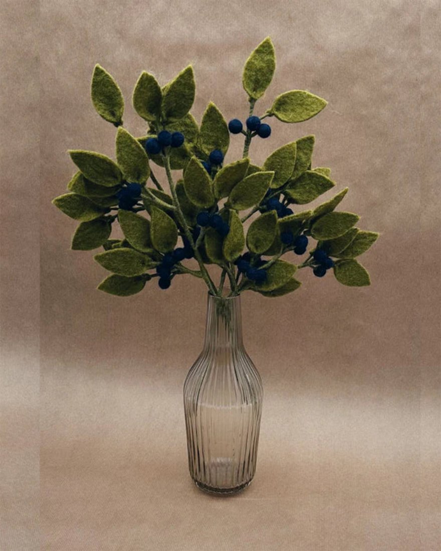 Branche décorative de myrtille en laine