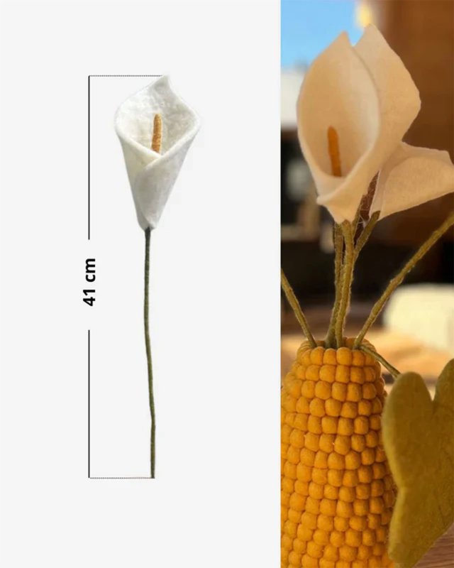 Fleur d'arum décorative en feutrine