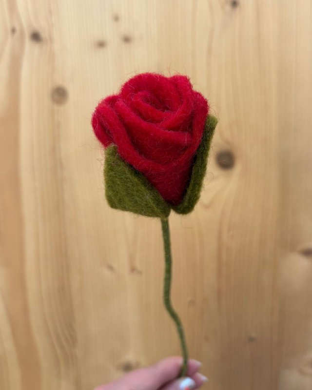Rose rouge décorative en...