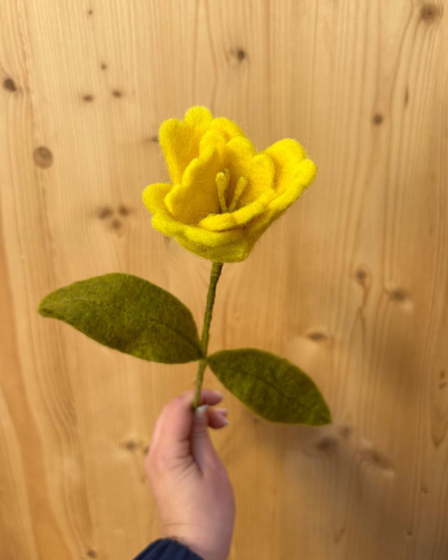 Tulipe jaune décorative en laine feutrée