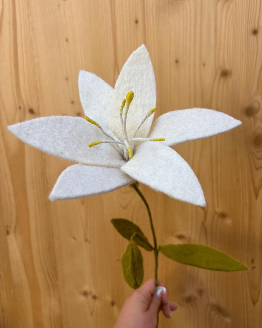 Fleur de lys décorative en laine feutrée