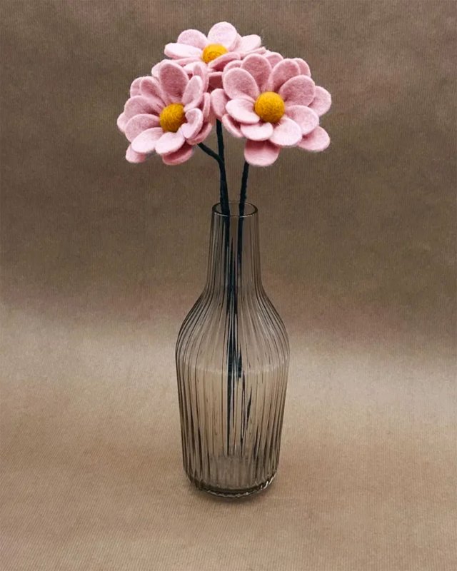 Anémone décorative rose clair en feutrine