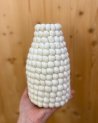 Vase boule blanc en laine feutrée