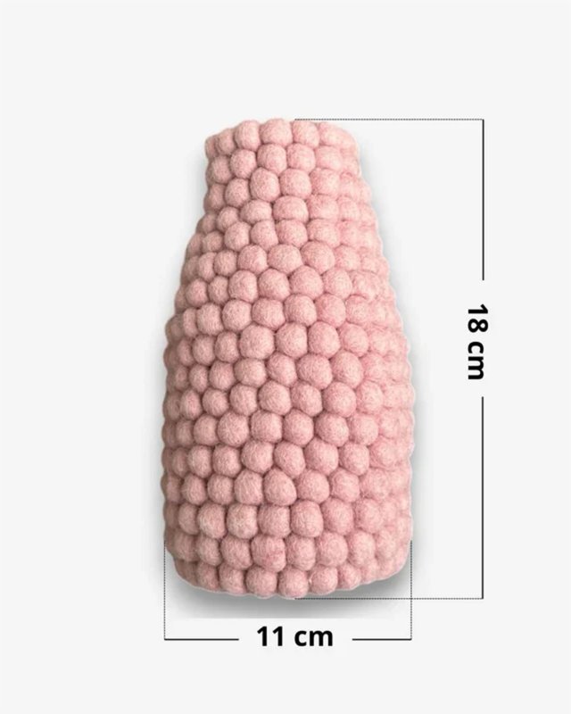 Vase boule rose clair en laine feutrée