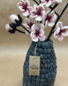 Vase boule gris anthracite en laine feutrée