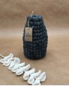 Vase boule gris anthracite en laine feutrée