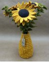 Vase boule jaune moutarde en laine feutrée