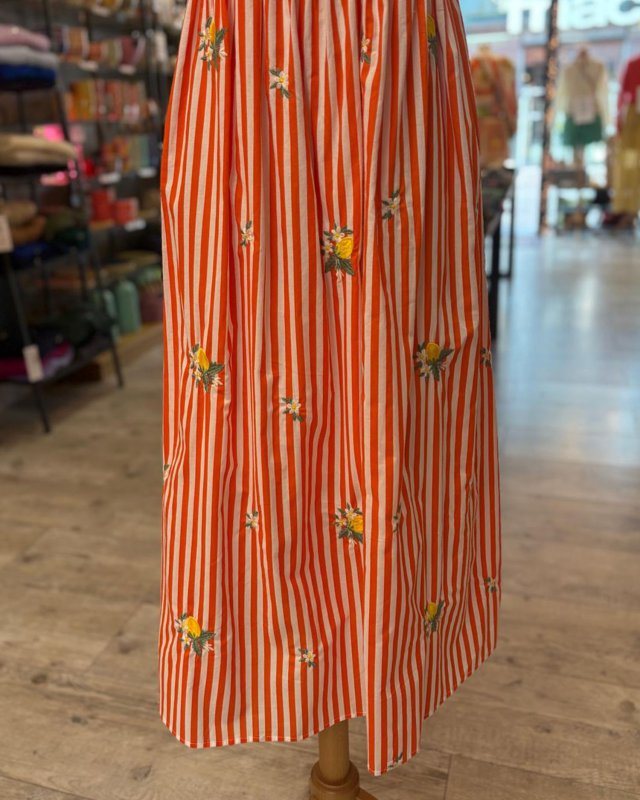 Robe citrons à rayures corail et blanches