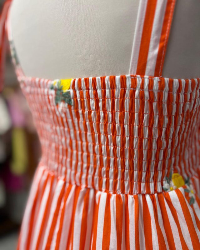 Robe citrons à rayures corail et blanches