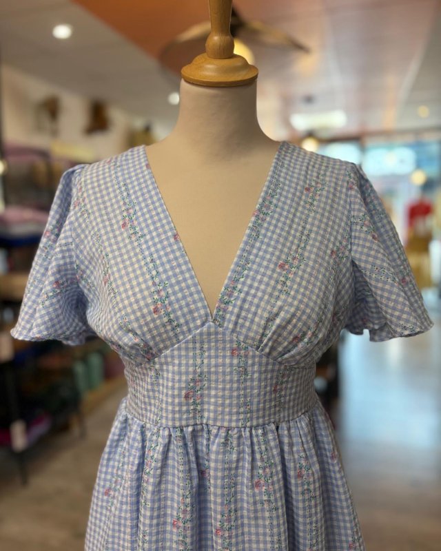 Robe courte à imprimé vichy bleu