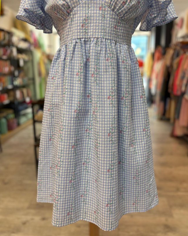 Robe courte à imprimé vichy bleu