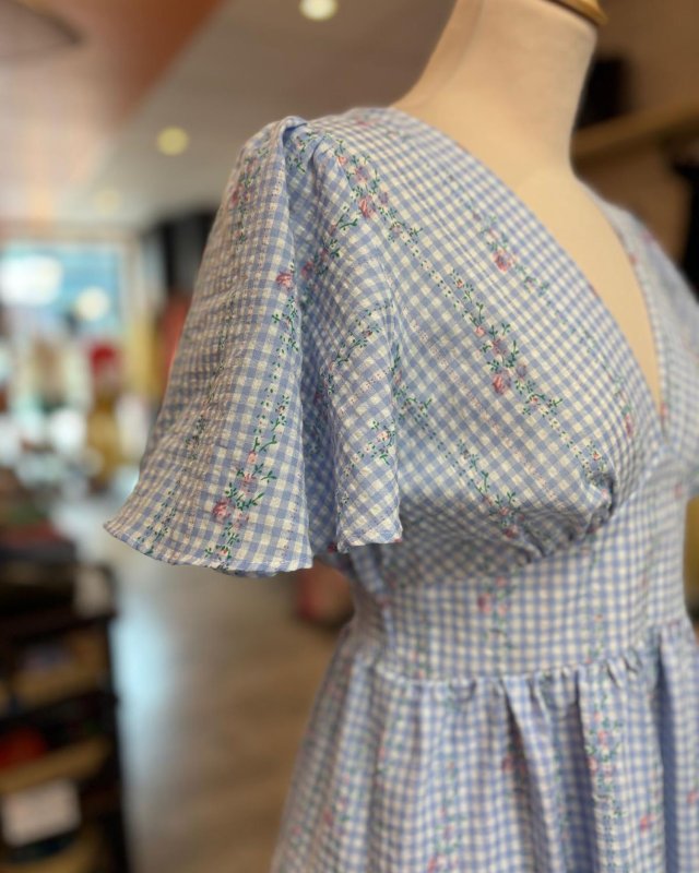 Robe courte à imprimé vichy bleu
