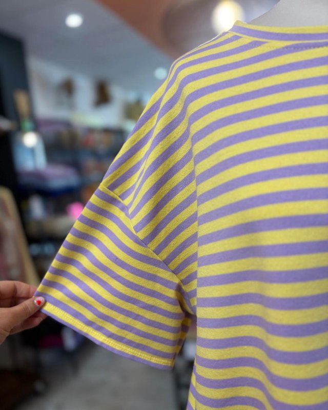 Tee shirt Bisou Magique à rayures jaune et mauve