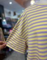 Tee shirt Bisou Magique à rayures jaune et mauve