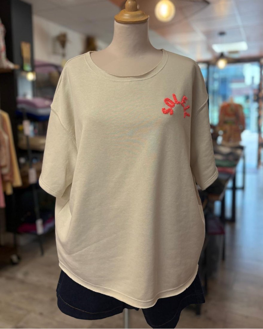Sweat beige à message Soleil multicolore