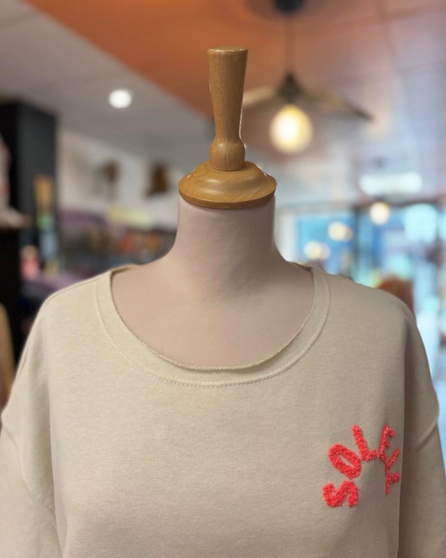 Sweat beige à message Soleil multicolore