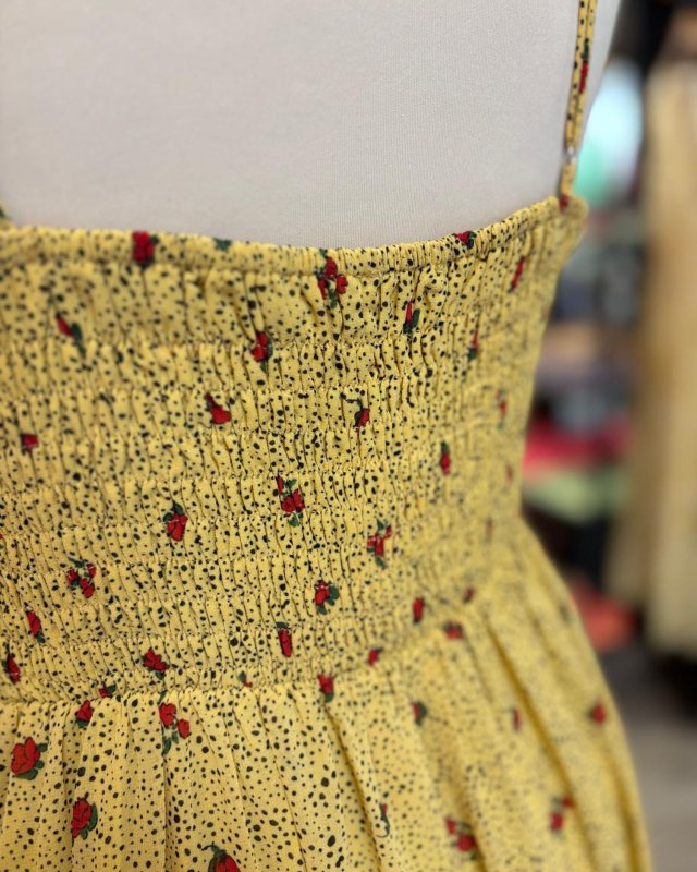 Robe longue jaune à imprimé fleuri