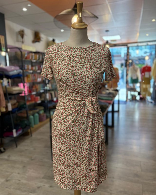 Robe courte nouée à imprimé...