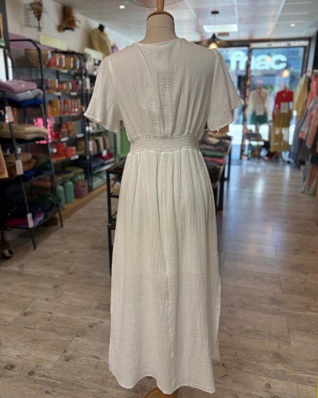 Longue robe blanche en gaze de coton
