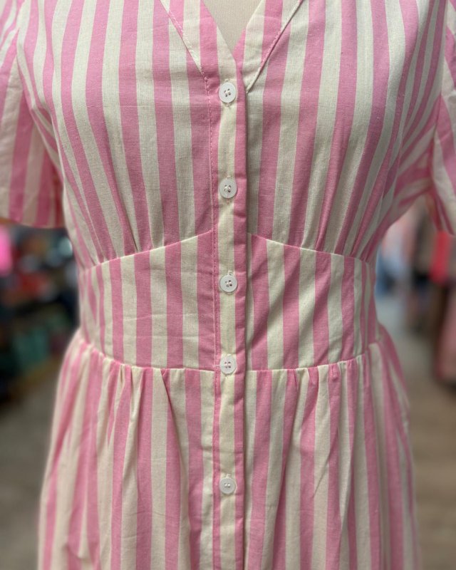 Robe midi à rayures roses et blanches