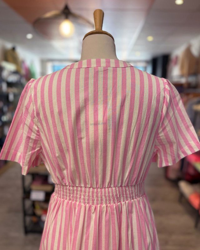 Robe midi à rayures roses et blanches