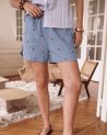 Short léger avec des petites coeurs rouges brodés