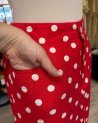 Jupe-short courte rouge à pois blancs