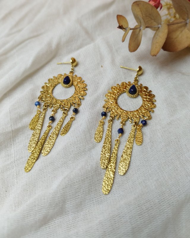 Boucles d'oreilles chandelier dorées à pierre marine