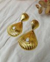 Boucles d'oreilles coquillages dorés