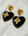Boucles d'oreilles coeurs en velours noir et acier doré