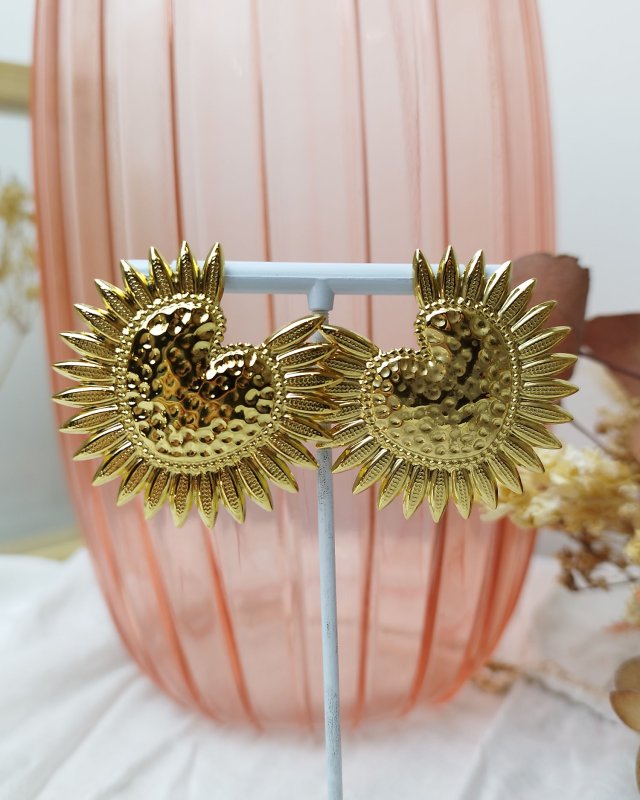 Boucles d'oreilles soleil doré au centre texturé
