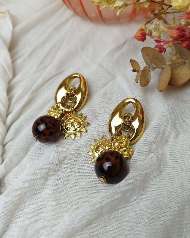Grosses boucles d'oreilles...