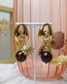 Grosses boucles d'oreilles à maillon doré et breloques