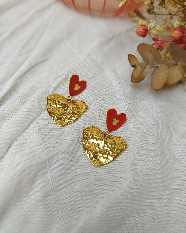 Boucles d'oreilles à coeur rouge et coeur martelé
