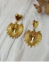 Boucles d'oreilles ex-voto doré avec un petit coeur