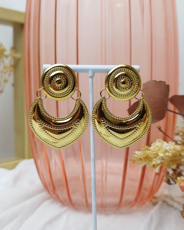 Boucles d'oreilles dorées à empiècement style antique