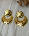 Boucles d'oreilles dorées à empiècement style antique