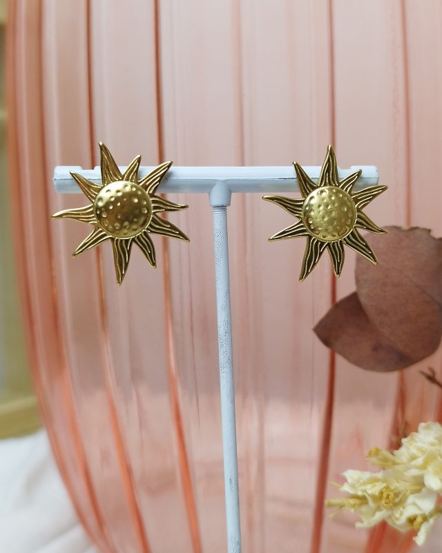 Boucles d'oreilles petit soleil en acier doré