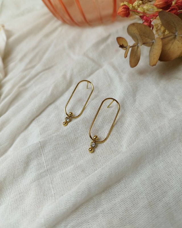Boucles d'oreilles fines...
