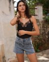 Short Serge en denim avec des poches plaquées à bijoux