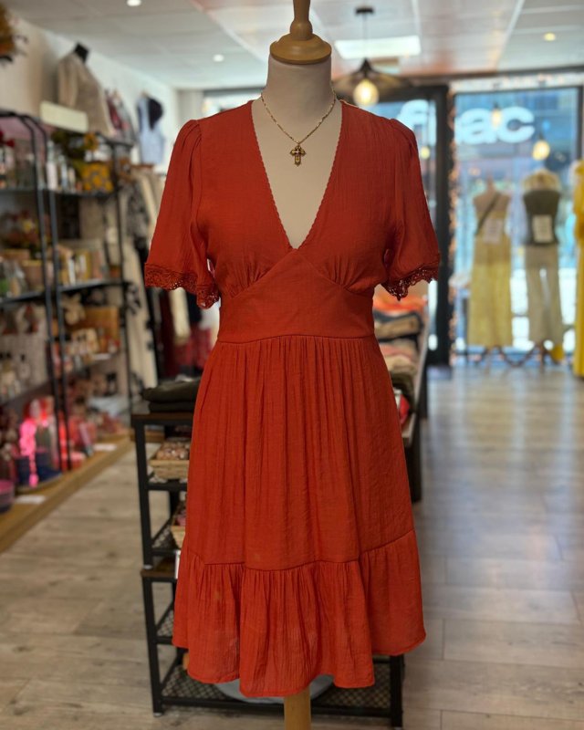 Robe courte terracotta avec...