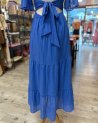 Longue robe bleu roi avec un joli dos nu à nouer