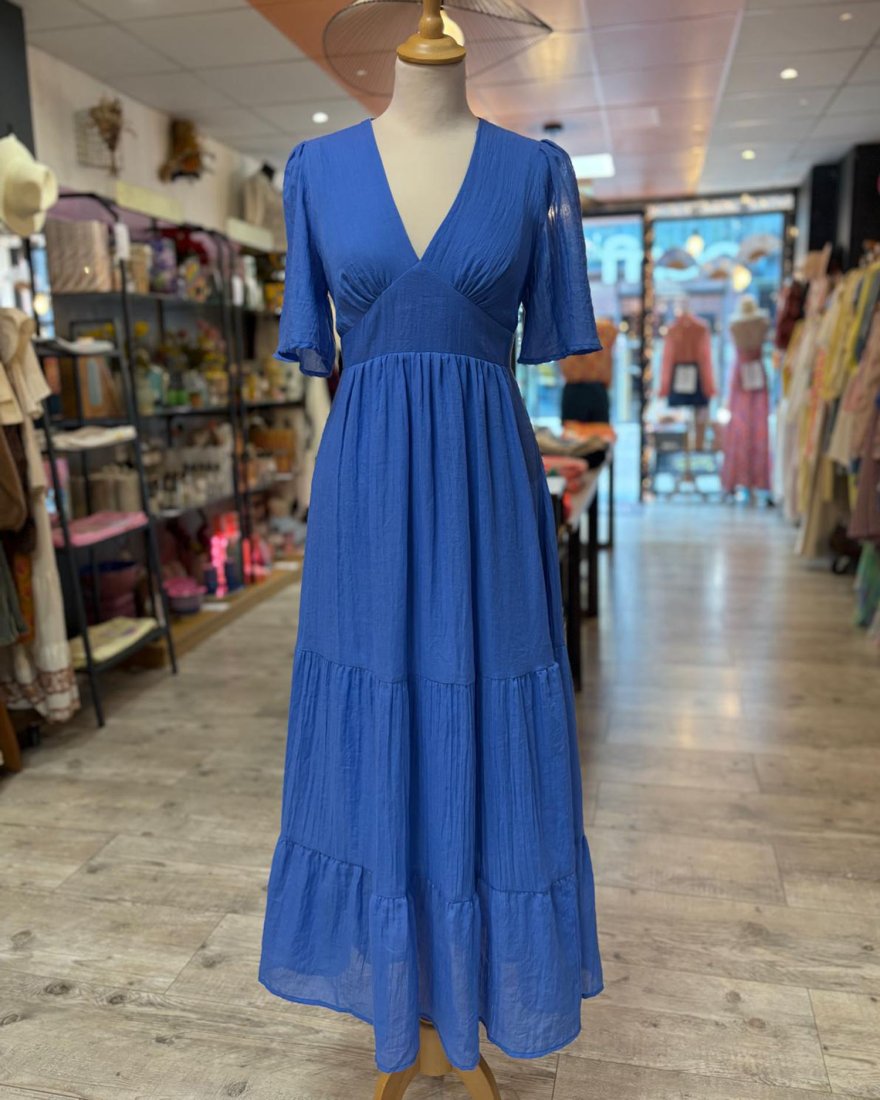 Longue robe bleu roi avec un joli dos nu à nouer